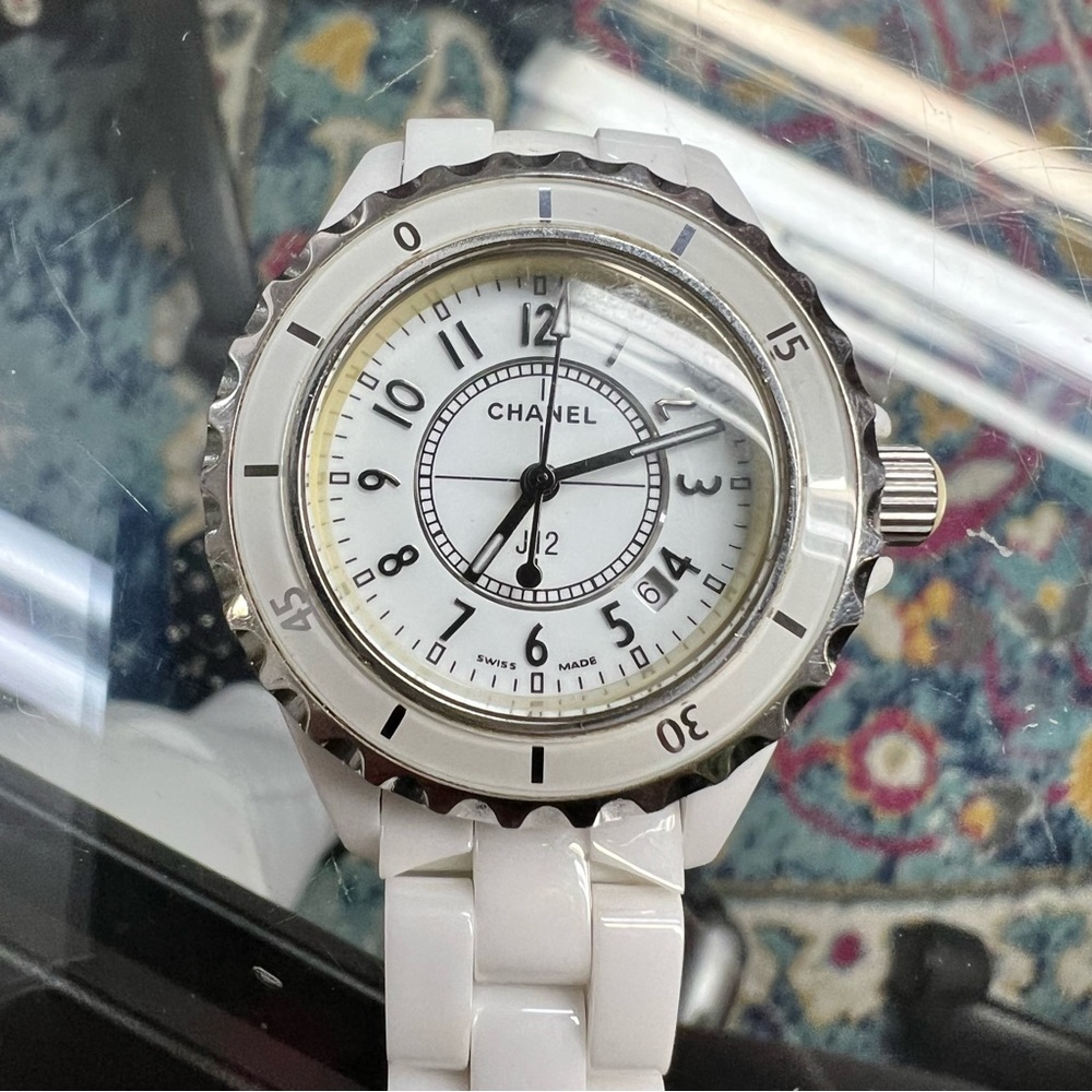 Chanel J12 WATCH CALIBER 12.1, 38 MM White - Picture 6 of 8